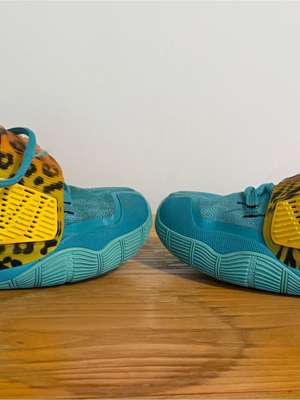 Nike Kyrie 6 Kids 6.5Y Blue/Orange Animal Print Sneakers BQ5599-300 - Picture 14 of 16